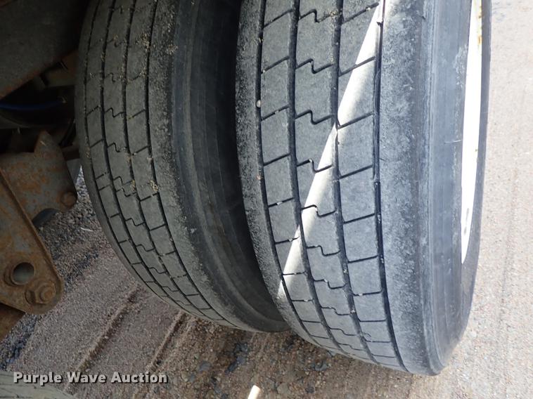 image for item DF1148 2001 Trailmobile dry van trailer