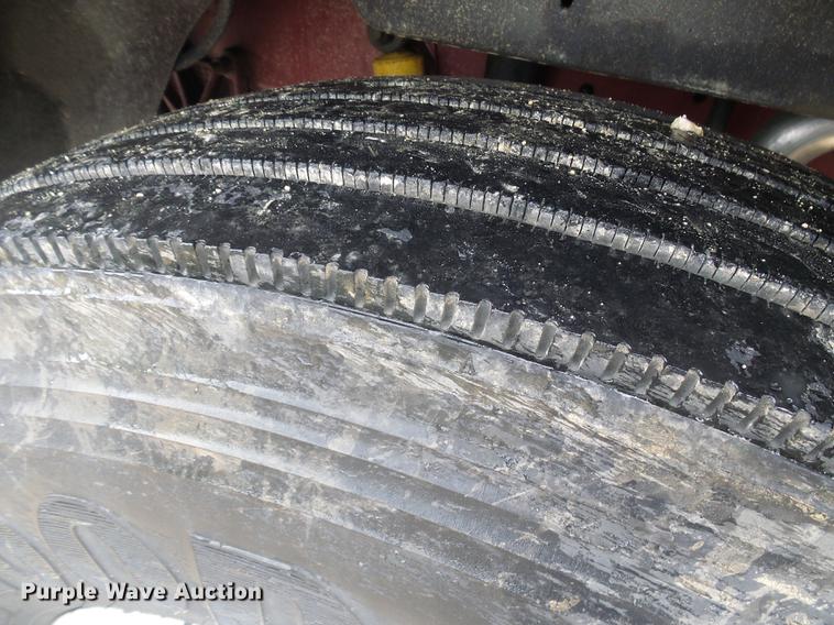 image for item DF7269 2000 Freightliner FLD semi truck