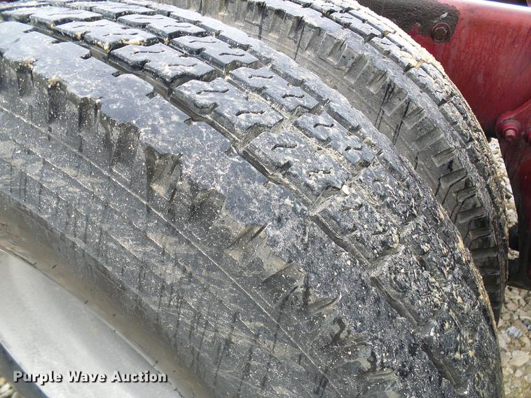 image for item DF7269 2000 Freightliner FLD semi truck