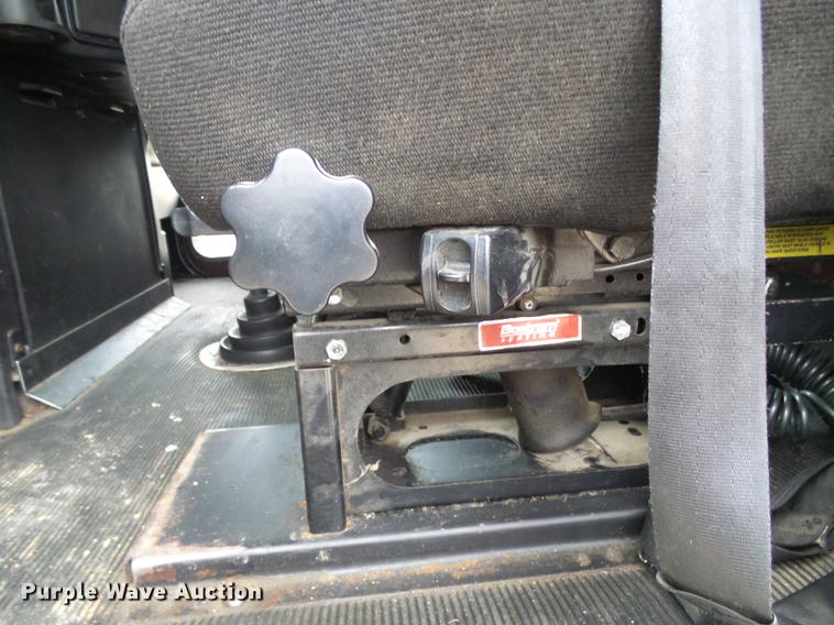 image for item DF7269 2000 Freightliner FLD semi truck