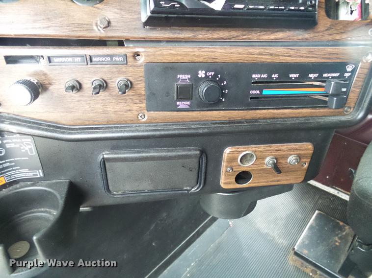 image for item DF7269 2000 Freightliner FLD semi truck