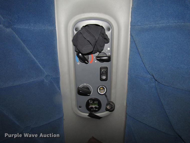 image for item DF7999 2007 Freightliner Columbia semi truck