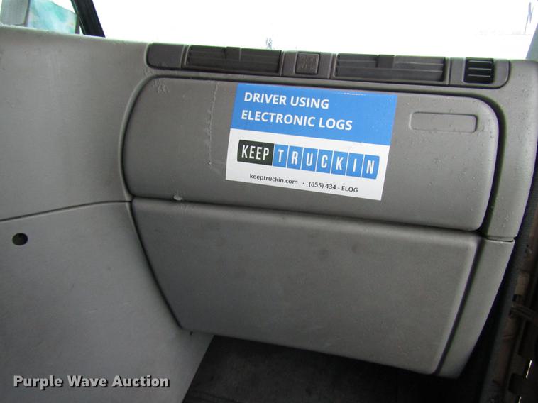 image for item DF7999 2007 Freightliner Columbia semi truck