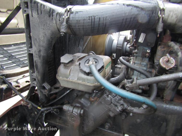 image for item DF7999 2007 Freightliner Columbia semi truck