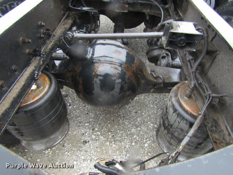 image for item DF7999 2007 Freightliner Columbia semi truck