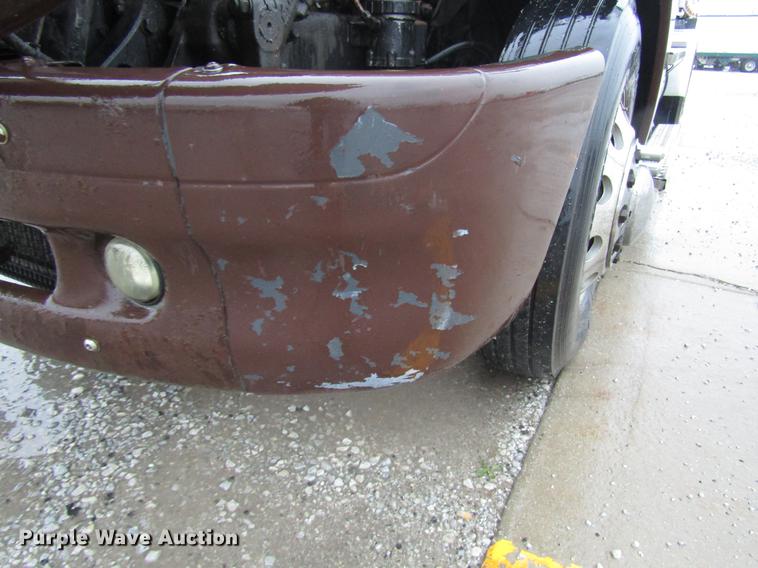 image for item DF7999 2007 Freightliner Columbia semi truck