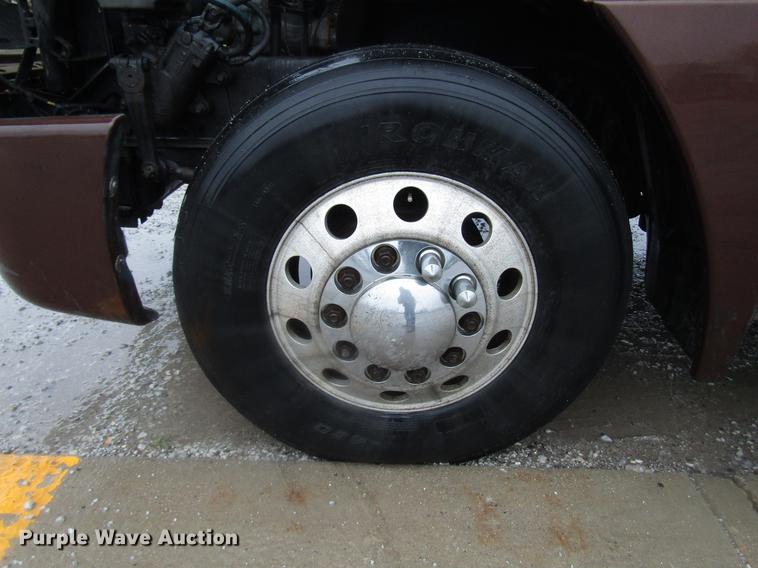 image for item DF7999 2007 Freightliner Columbia semi truck