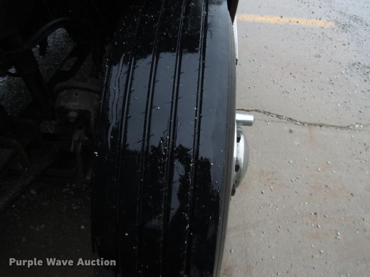 image for item DF7999 2007 Freightliner Columbia semi truck