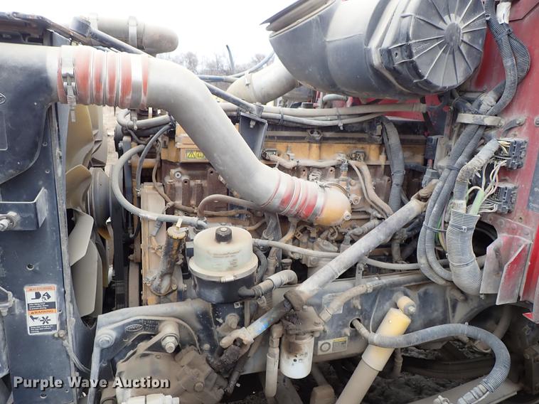 image for item DF8858 2007 Peterbilt 385 semi truck