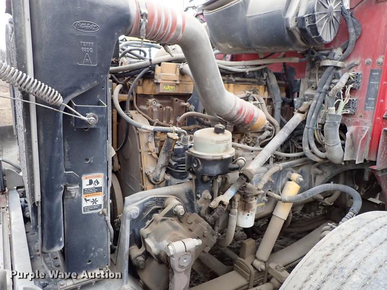 image for item DF8858 2007 Peterbilt 385 semi truck