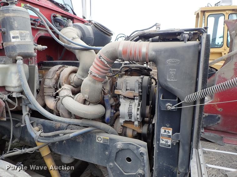 image for item DF8858 2007 Peterbilt 385 semi truck