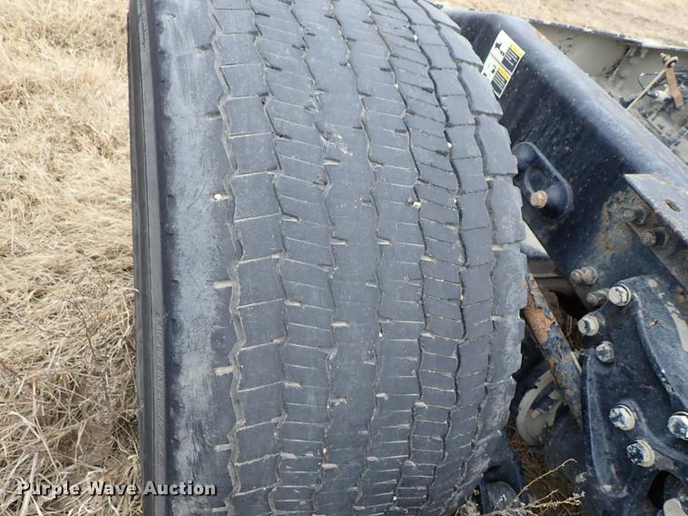 image for item DF8858 2007 Peterbilt 385 semi truck