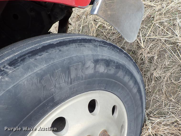 image for item DF8858 2007 Peterbilt 385 semi truck