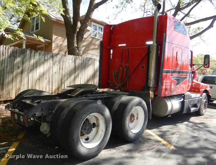 image for item DG1015 2006 Kenworth T600 Paccar semi truck