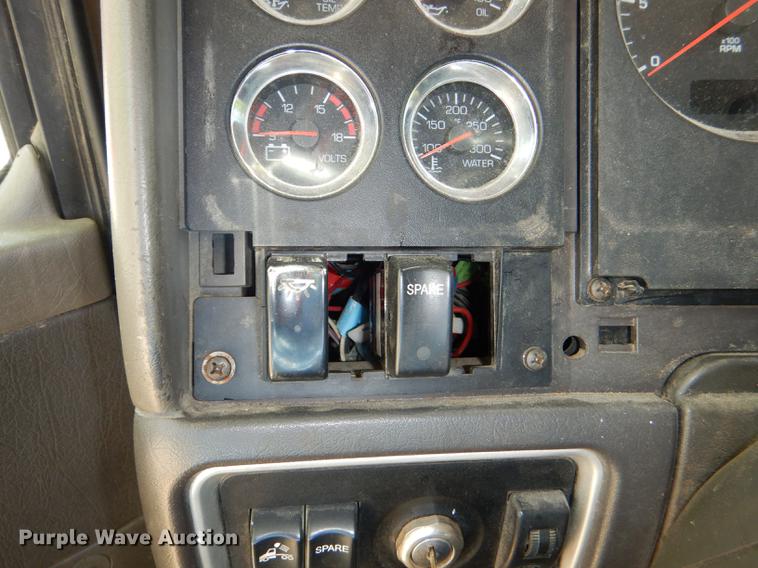 image for item DG1015 2006 Kenworth T600 Paccar semi truck