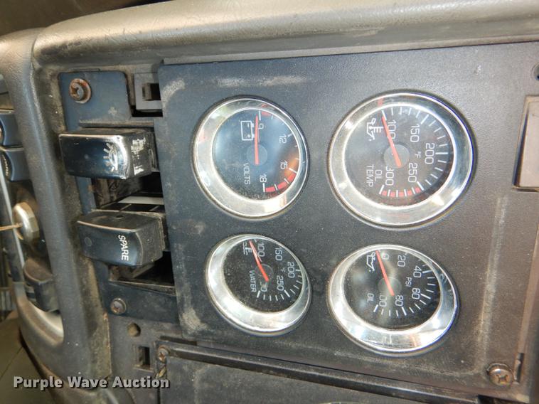 image for item DG1015 2006 Kenworth T600 Paccar semi truck