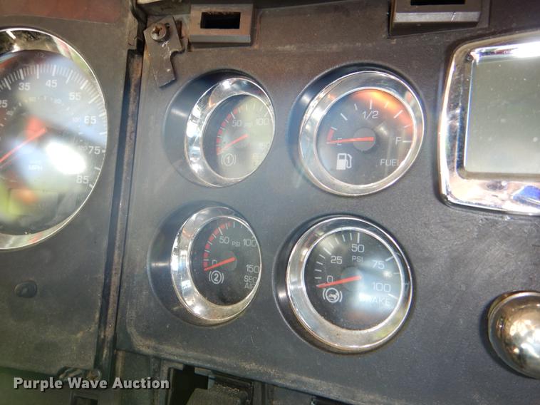 image for item DG1015 2006 Kenworth T600 Paccar semi truck