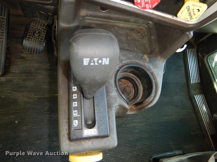 image for item DG1015 2006 Kenworth T600 Paccar semi truck