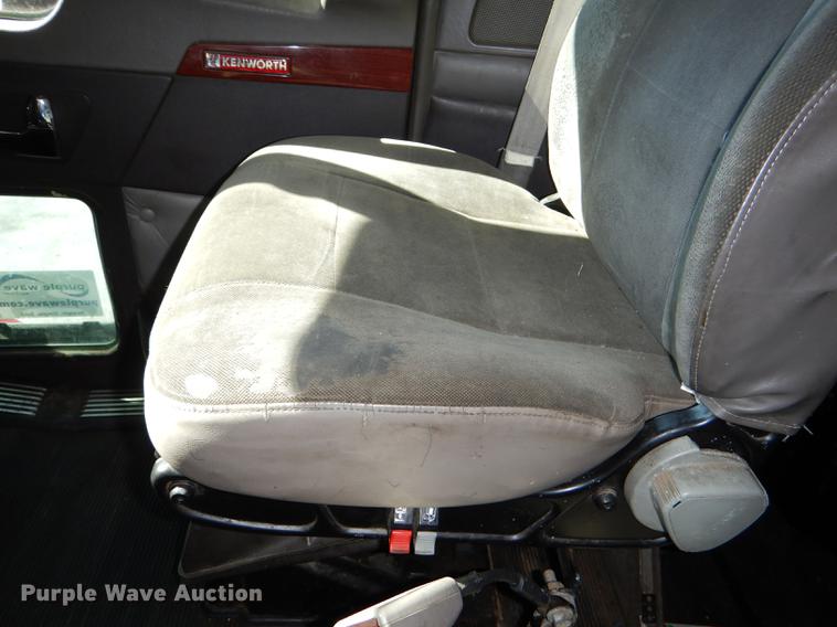 image for item DG1015 2006 Kenworth T600 Paccar semi truck