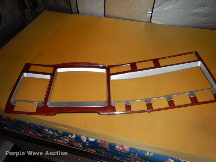 image for item DG1015 2006 Kenworth T600 Paccar semi truck