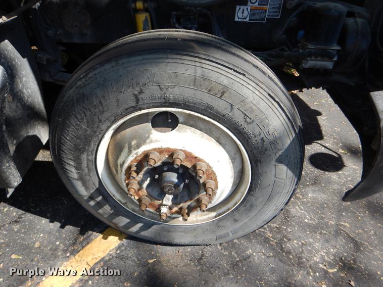 image for item DG1015 2006 Kenworth T600 Paccar semi truck