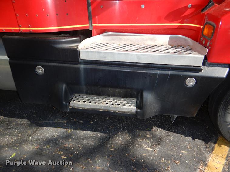 image for item DG1015 2006 Kenworth T600 Paccar semi truck