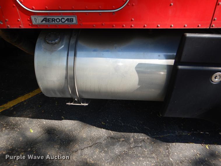 image for item DG1015 2006 Kenworth T600 Paccar semi truck