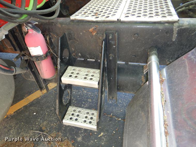 image for item DG1015 2006 Kenworth T600 Paccar semi truck