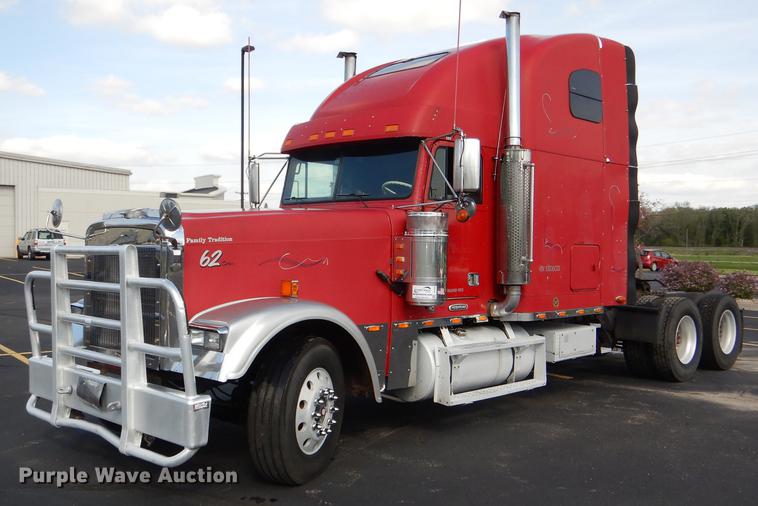 image for item DG1048 1999 Freightliner FLD semi truck