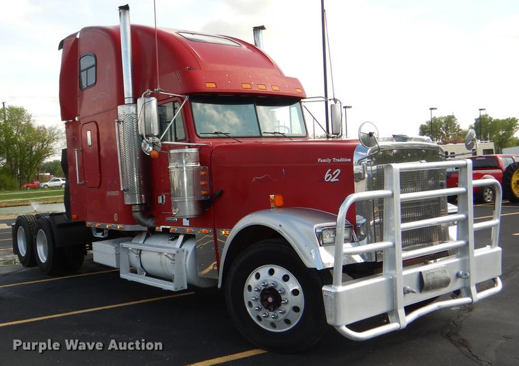 image for item DG1048 1999 Freightliner FLD semi truck