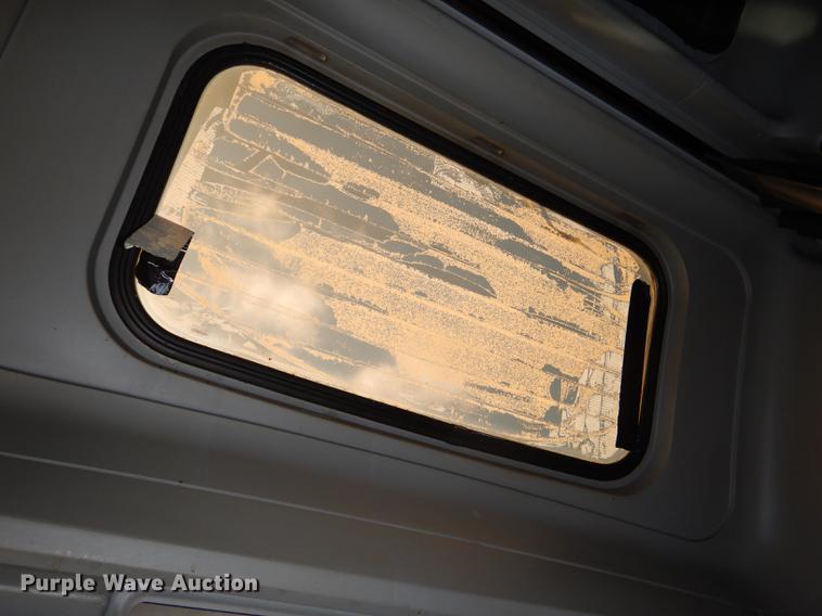 image for item DG1048 1999 Freightliner FLD semi truck