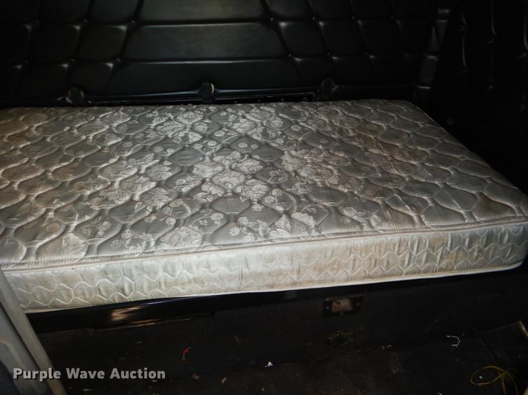 image for item DG1048 1999 Freightliner FLD semi truck