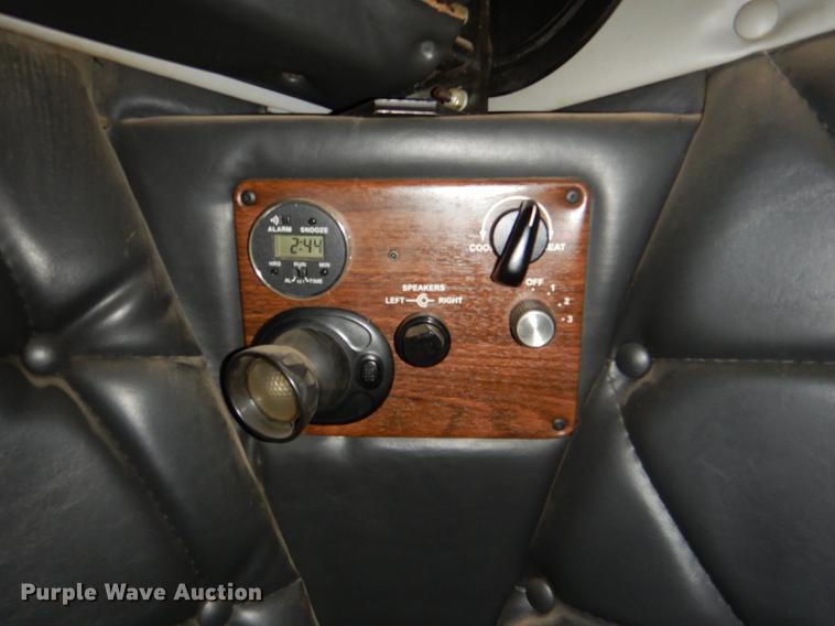 image for item DG1048 1999 Freightliner FLD semi truck