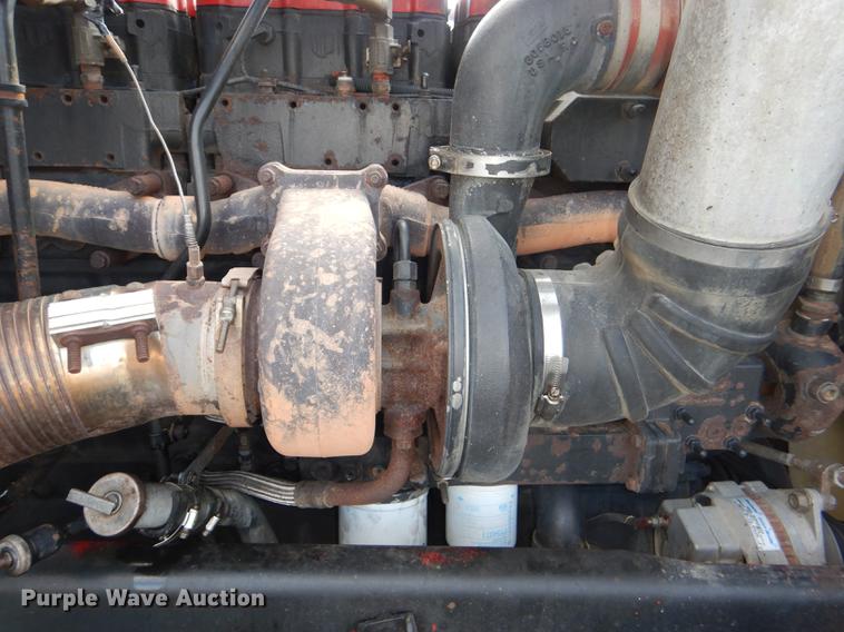 image for item DG1048 1999 Freightliner FLD semi truck