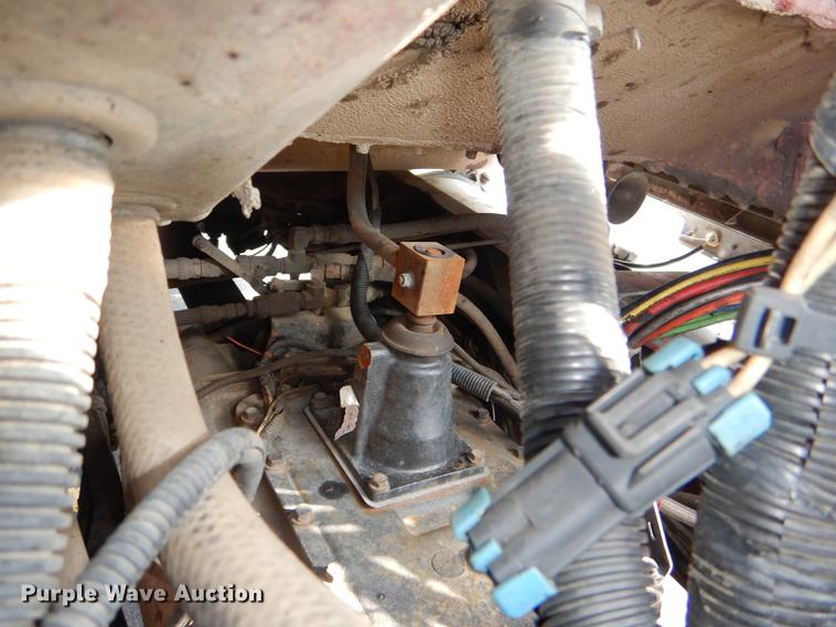 image for item DG1048 1999 Freightliner FLD semi truck