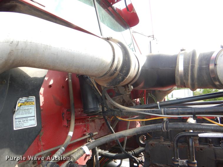 image for item DG1048 1999 Freightliner FLD semi truck