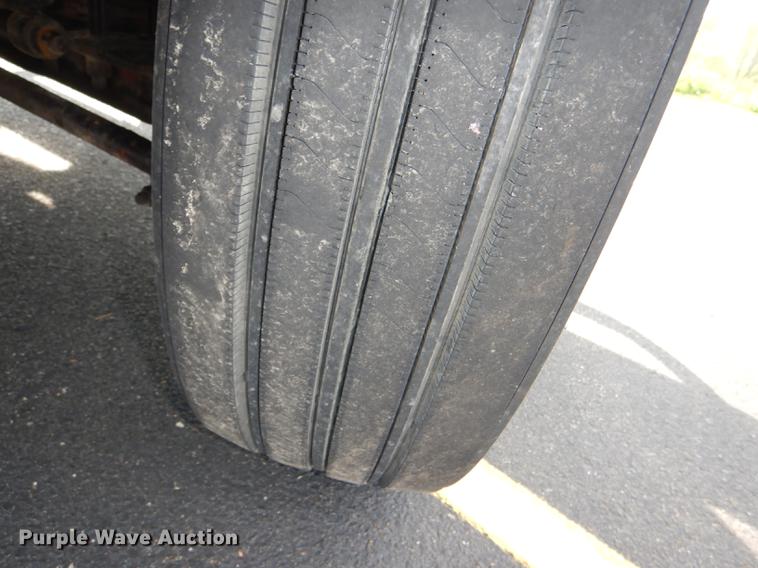 image for item DG1048 1999 Freightliner FLD semi truck