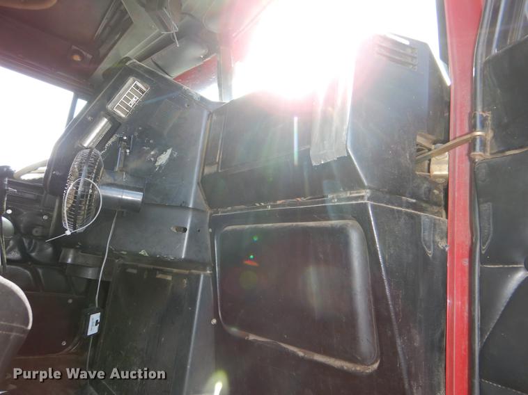 image for item DG1048 1999 Freightliner FLD semi truck