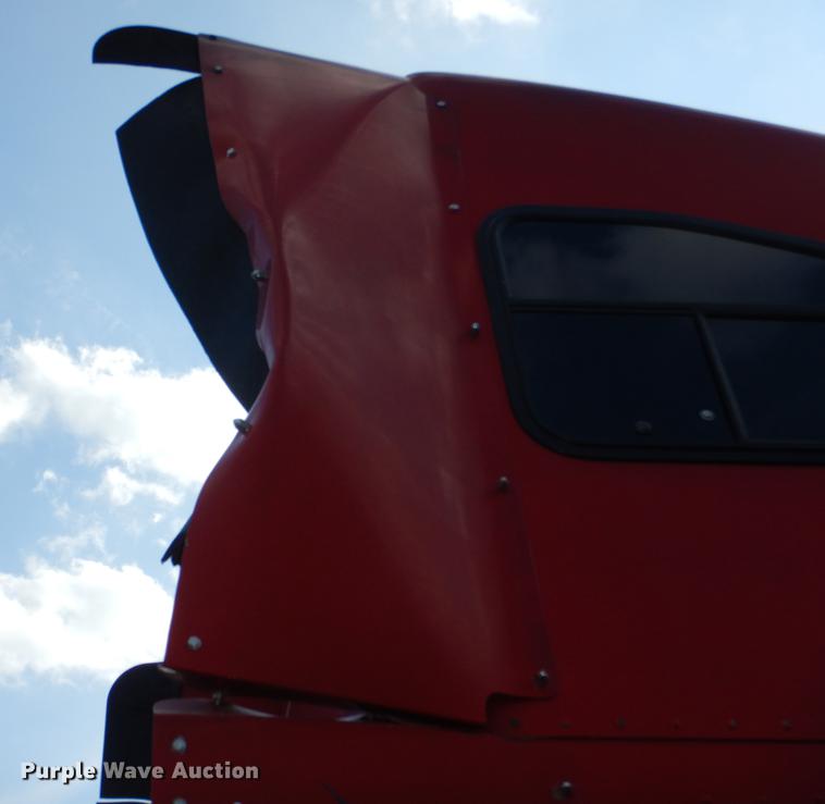 image for item DG1048 1999 Freightliner FLD semi truck