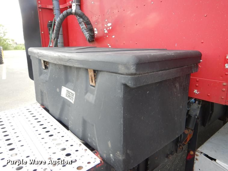 image for item DG1048 1999 Freightliner FLD semi truck