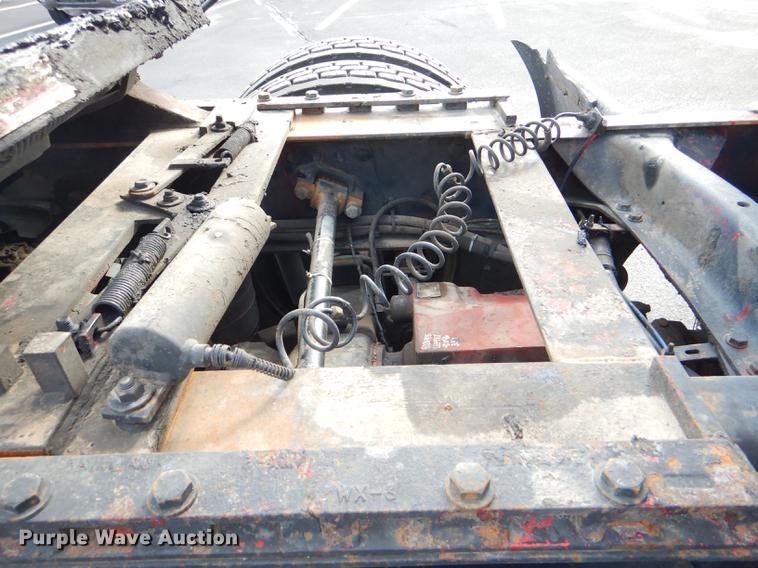 image for item DG1048 1999 Freightliner FLD semi truck