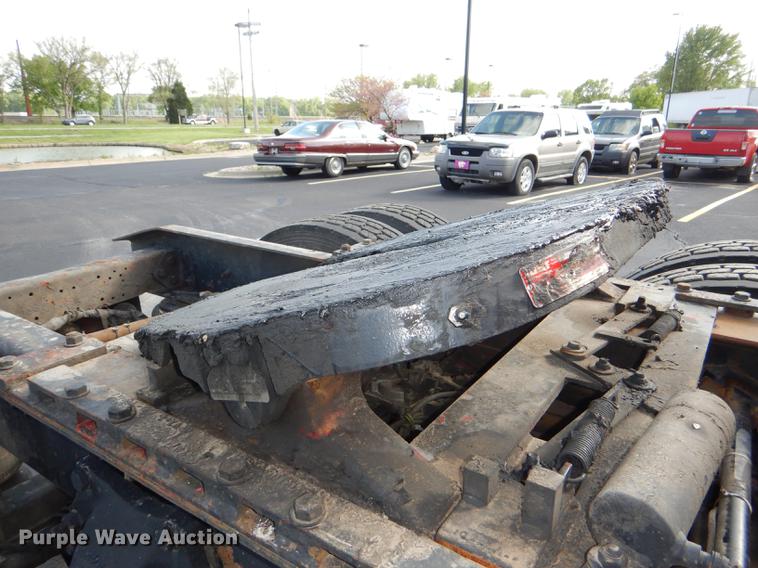 image for item DG1048 1999 Freightliner FLD semi truck