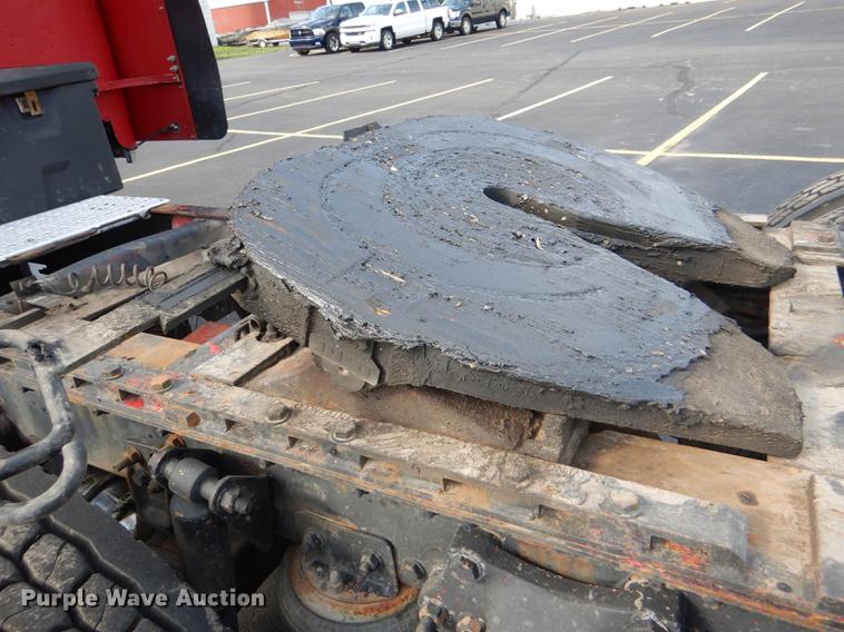 image for item DG1048 1999 Freightliner FLD semi truck