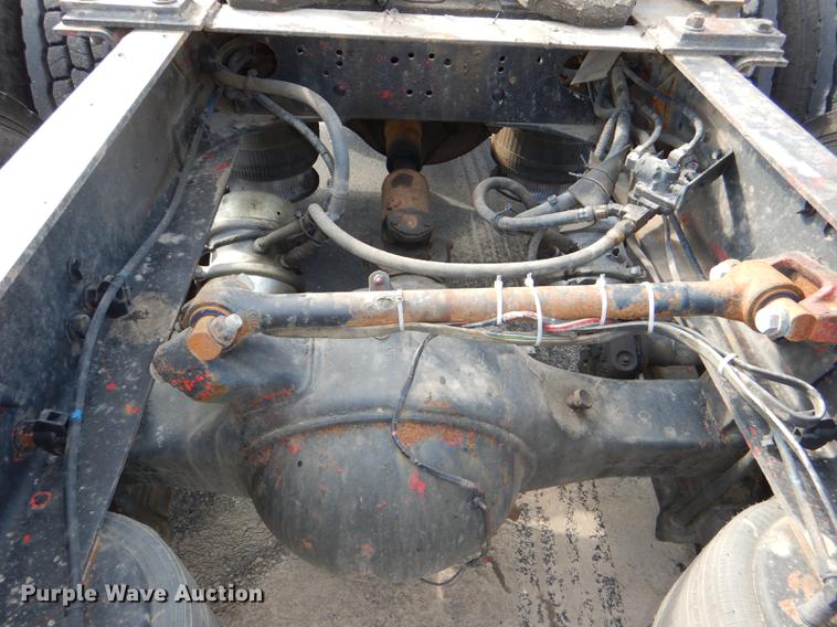 image for item DG1048 1999 Freightliner FLD semi truck