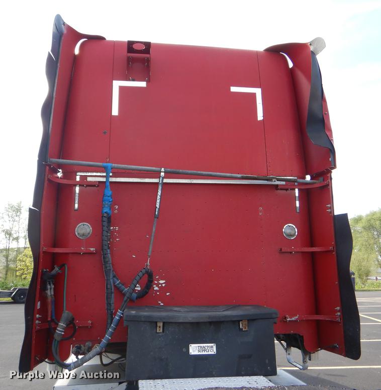 image for item DG1048 1999 Freightliner FLD semi truck