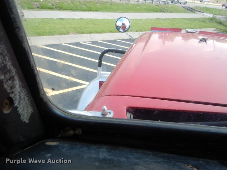 image for item DG1048 1999 Freightliner FLD semi truck