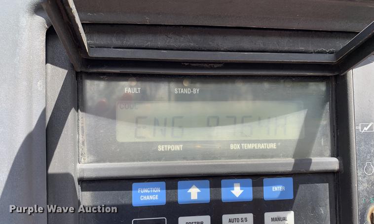 image for item DG1049 2006 Utility 3000R refrigerated van trailer