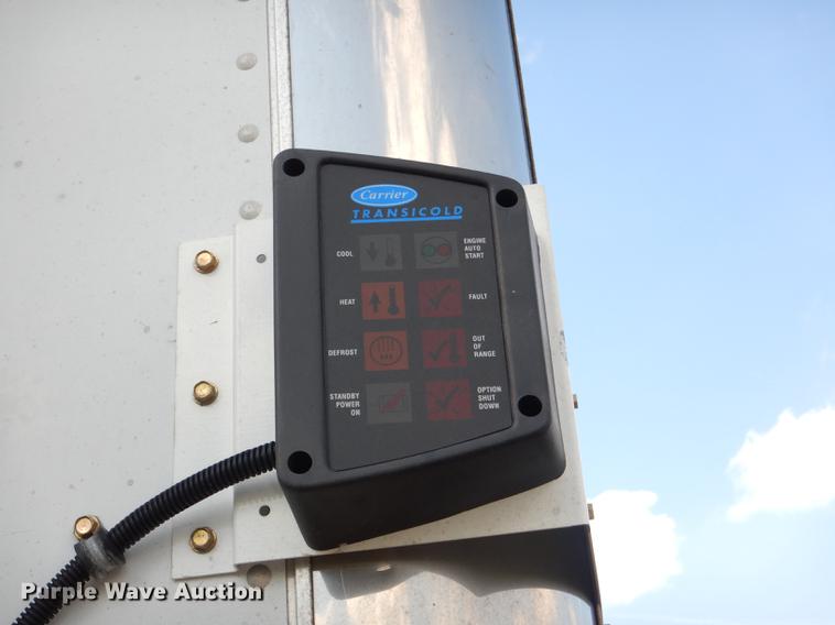 image for item DG1049 2006 Utility 3000R refrigerated van trailer