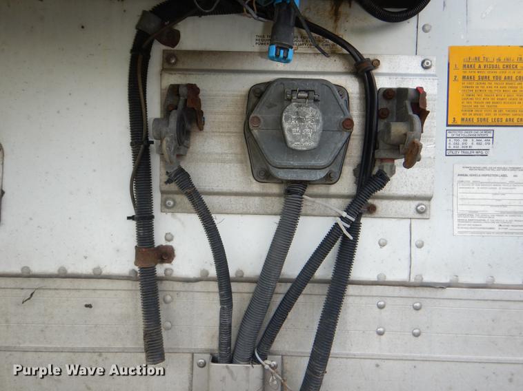 image for item DG1049 2006 Utility 3000R refrigerated van trailer