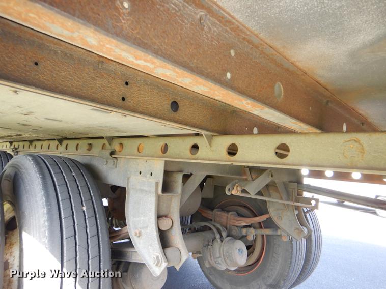 image for item DG1049 2006 Utility 3000R refrigerated van trailer